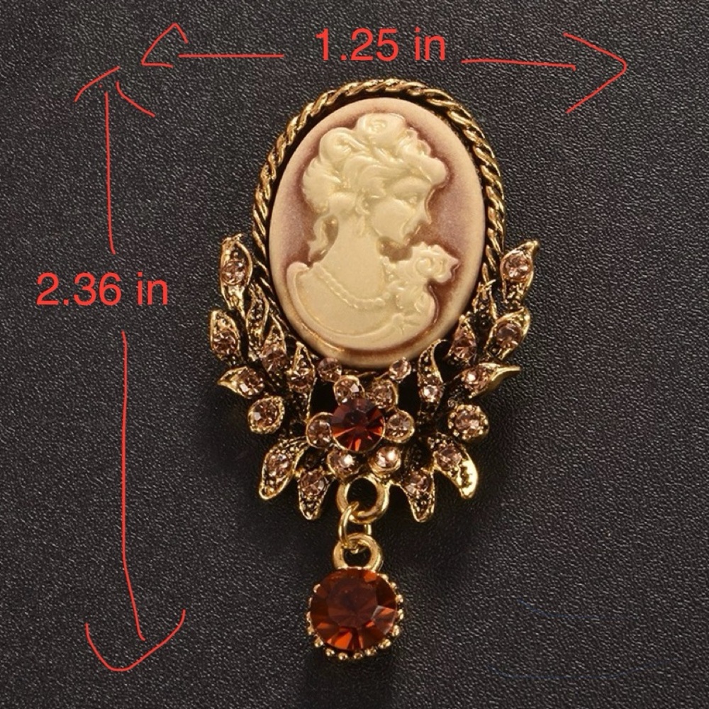 [NEW] Cameo Brooch